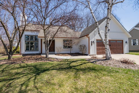Photo of 4080 S Wilshire Dr, New Berlin, WI 53151 (MLS # 1956896)