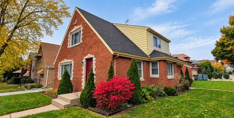 Photo of 2705 N Carlton Pl, Milwaukee, WI 53210 (MLS # 1980843)
