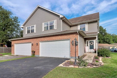 Photo of 452 Sumner St, Genoa City, WI 53128 (MLS # 1979674)