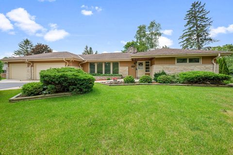 Photo of 1603 W Zedler Ln, Mequon, WI 53092 (MLS # 1967663)