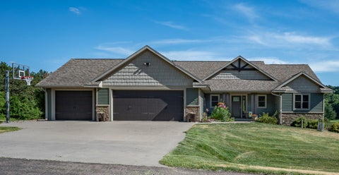 Photo of W7563 Castle Heights Dr, Holland, WI 54636 (MLS # 1966151)