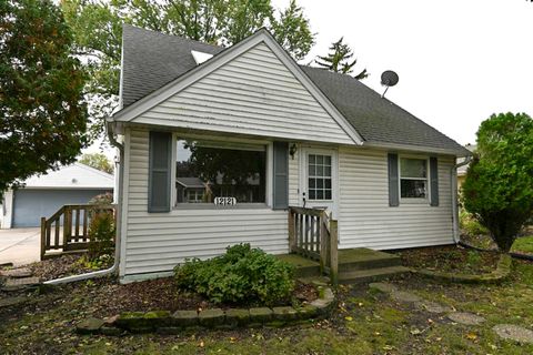 Photo of 12121 W Cathedral Ave, Wauwatosa, WI 53226 (MLS # 1939760)