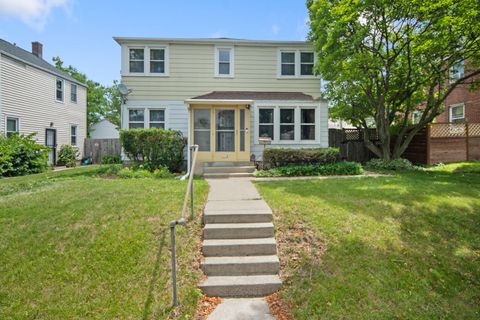 Photo of 4324 N 15th St, Milwaukee, WI 53209 (MLS # 1969731)