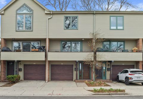 Photo of 2411 S Superior St, Milwaukee, WI 53207 (MLS # 1957904)