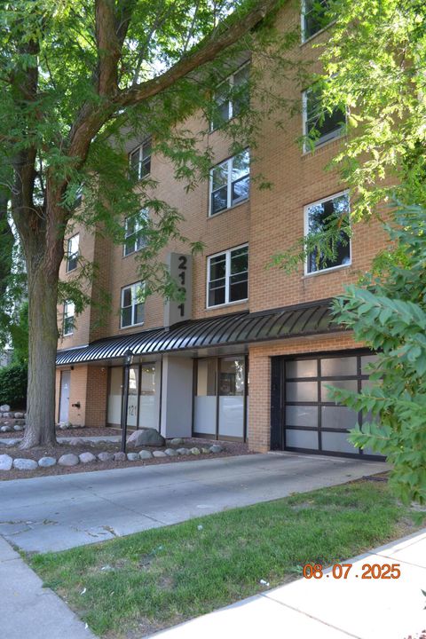 Photo of 2121 N Cambridge Ave, Milwaukee, WI 53202 (MLS # 1930389)