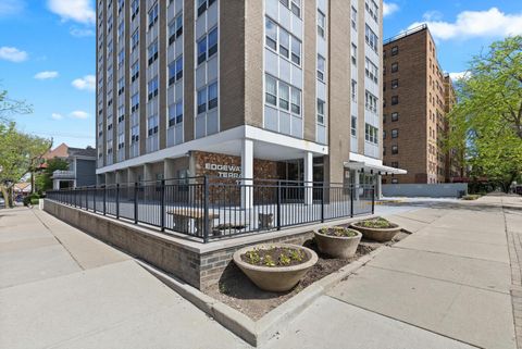 Photo of 1707 N Prospect Ave, Milwaukee, WI 53202 (MLS # 1963682)