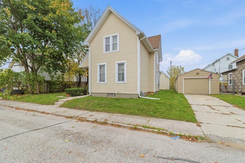 Photo of 1624 Spruce Ct, Sheboygan, WI 53081 (MLS # 1986435)
