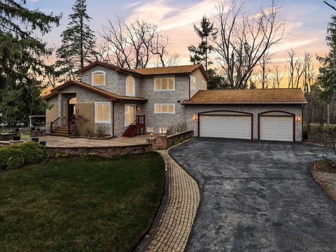 Photo of 8408 N Lake Dr, Fox Point, WI 53217 (MLS # 1955370)
