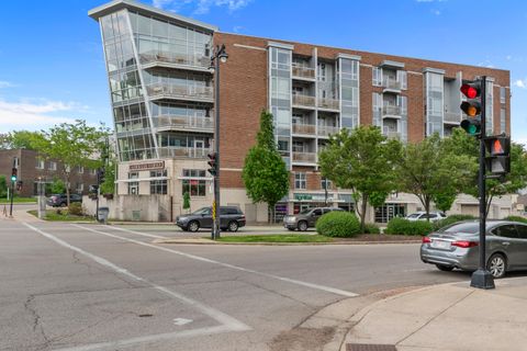 Photo of 1541 N Jefferson St, Milwaukee, WI 53202 (MLS # 1922109)