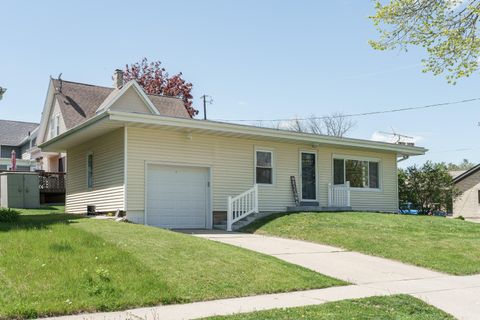 Photo of 618 N Water St, Watertown, WI 53098 (MLS # 1962206)