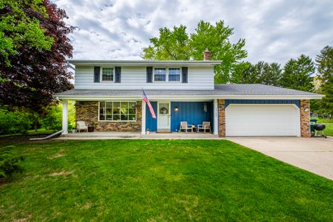 Photo of 12105 W Shawnee Pass, Mequon, WI 53097 (MLS # 1919757)