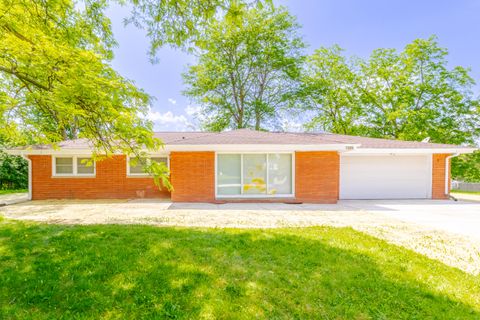 Photo of 7309 S 46th St, Franklin, WI 53132 (MLS # 1930943)