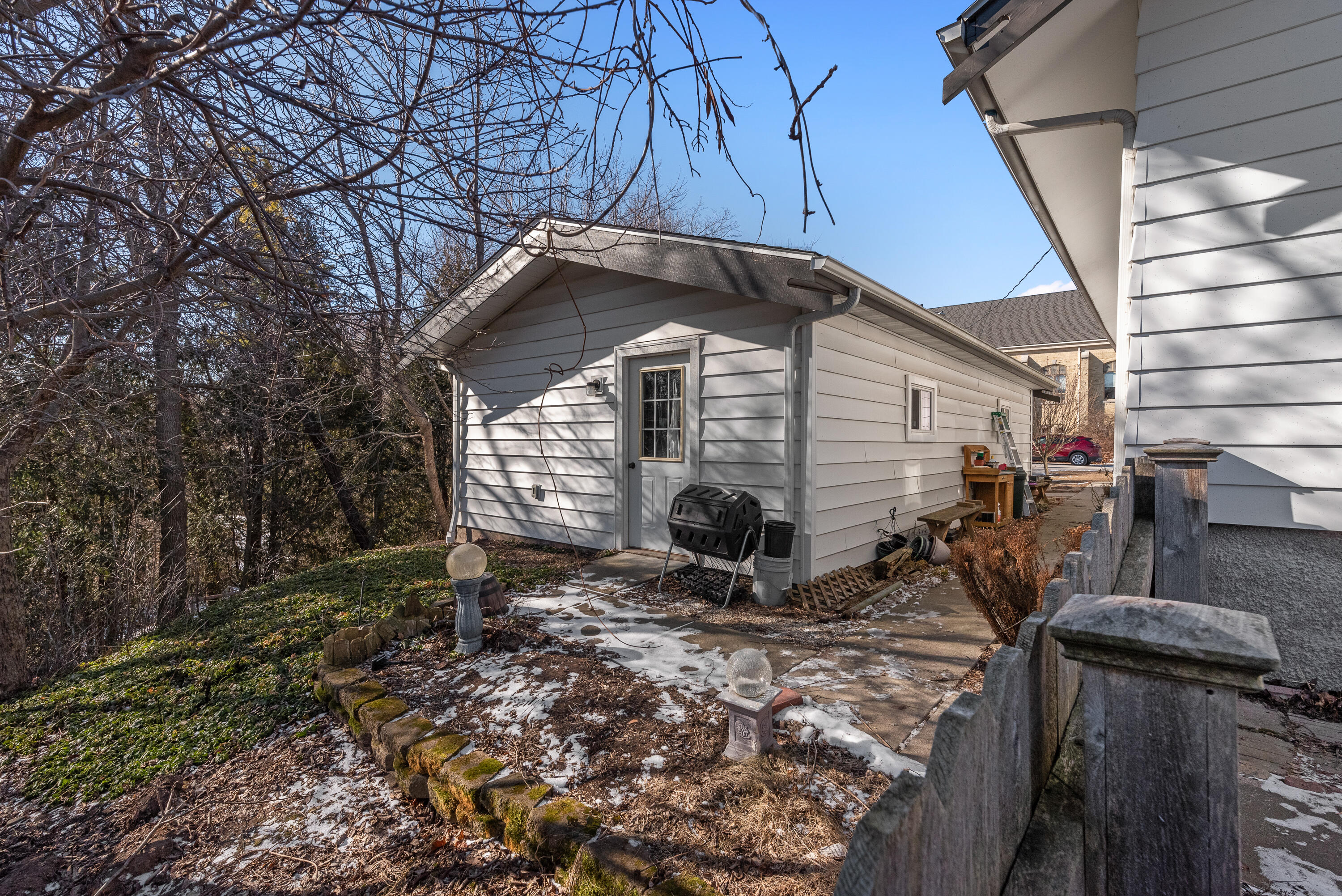 Port Washington, Wisconsin 53074, United States, 2 Bedrooms Bedrooms, ,2 BathroomsBathrooms,Residential,Pending,6484