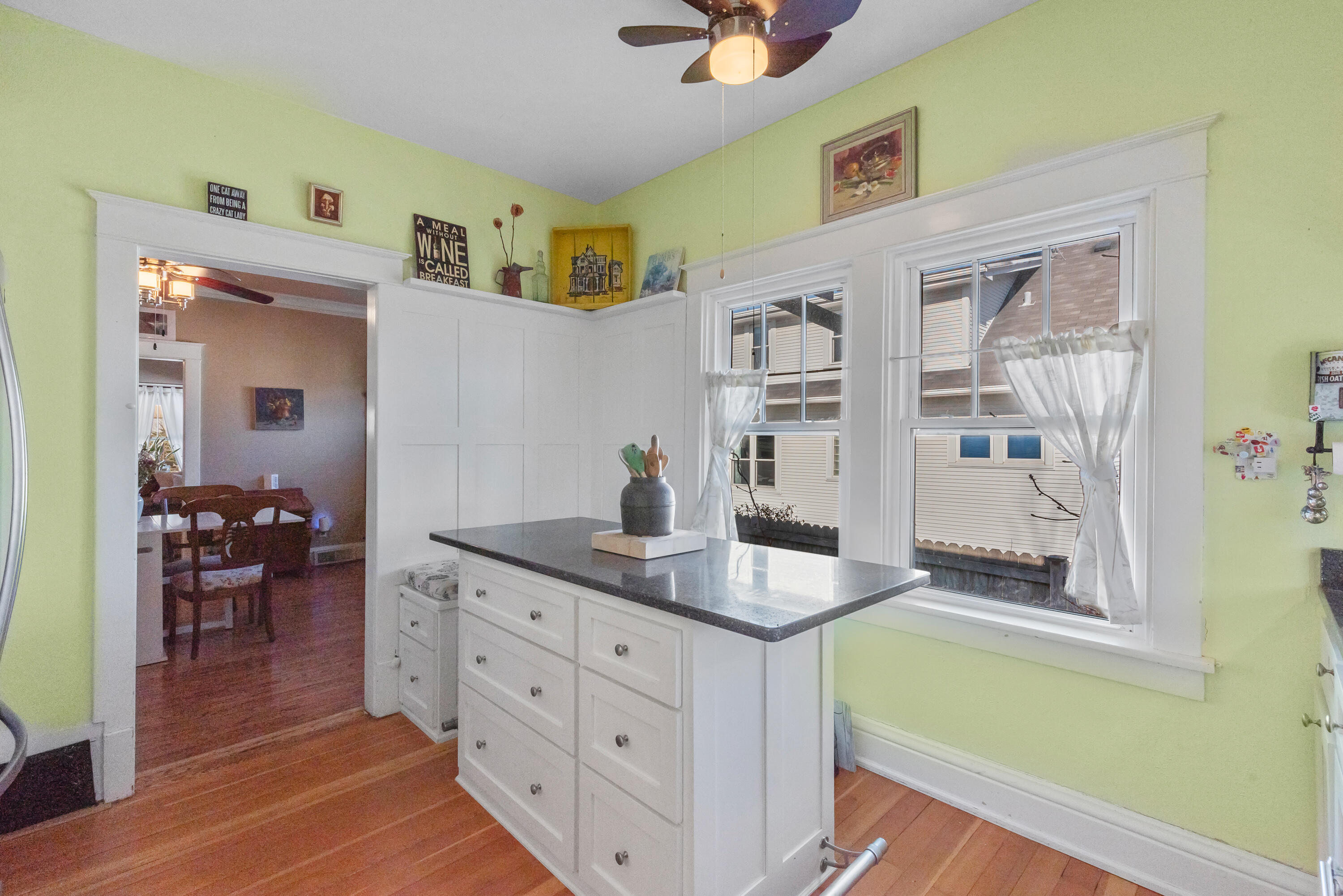 Port Washington, Wisconsin 53074, United States, 2 Bedrooms Bedrooms, ,2 BathroomsBathrooms,Residential,Pending,6484