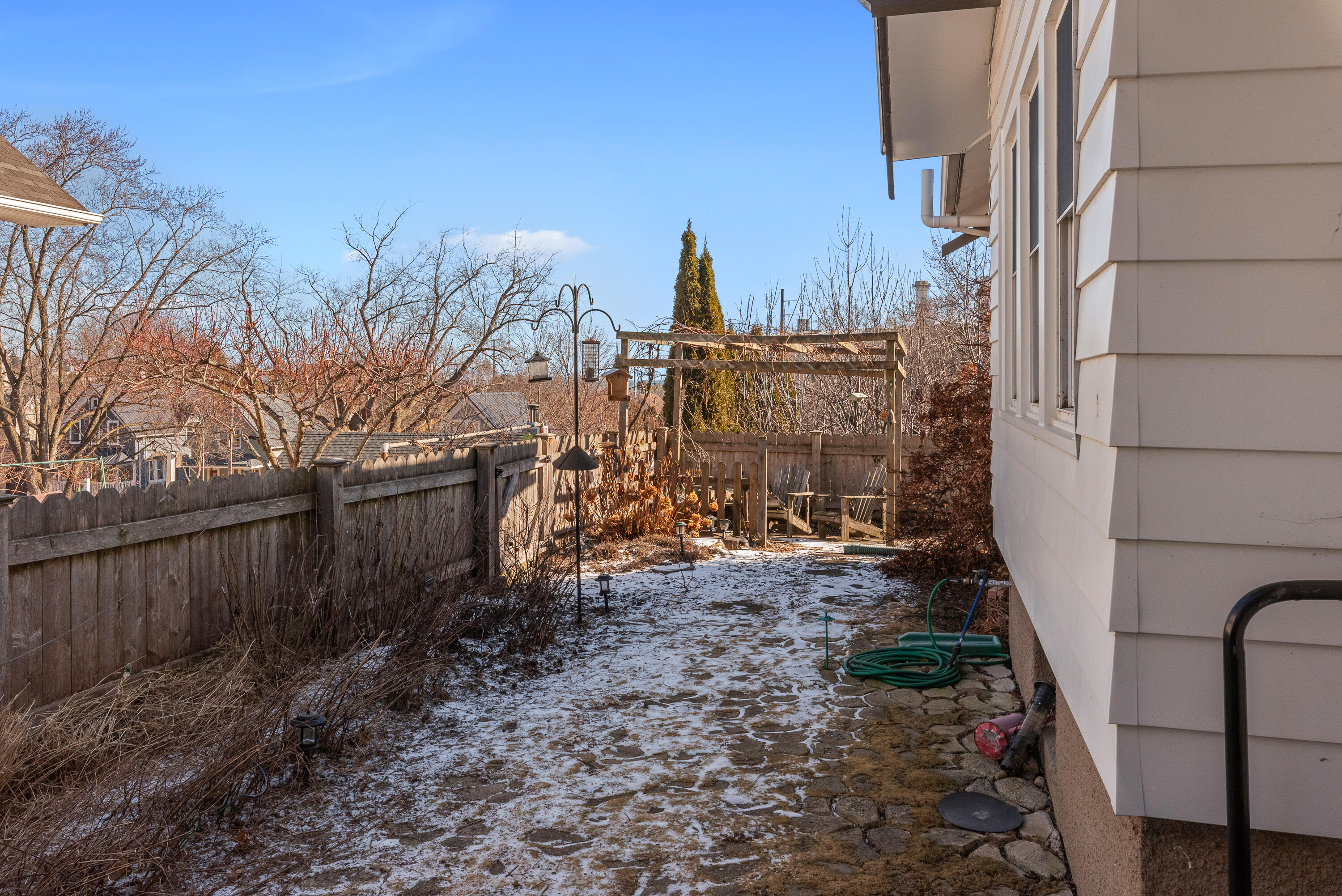 Port Washington, Wisconsin 53074, United States, 2 Bedrooms Bedrooms, ,2 BathroomsBathrooms,Residential,Pending,6484