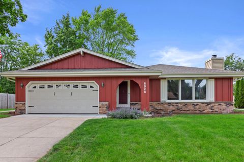 Photo of 6928 W Imperial Dr, Franklin, WI 53132 (MLS # 1934101)