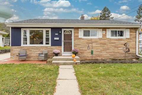 Photo of 1509 Aldoro Dr, Waukesha, WI 53188 (MLS # 1941689)