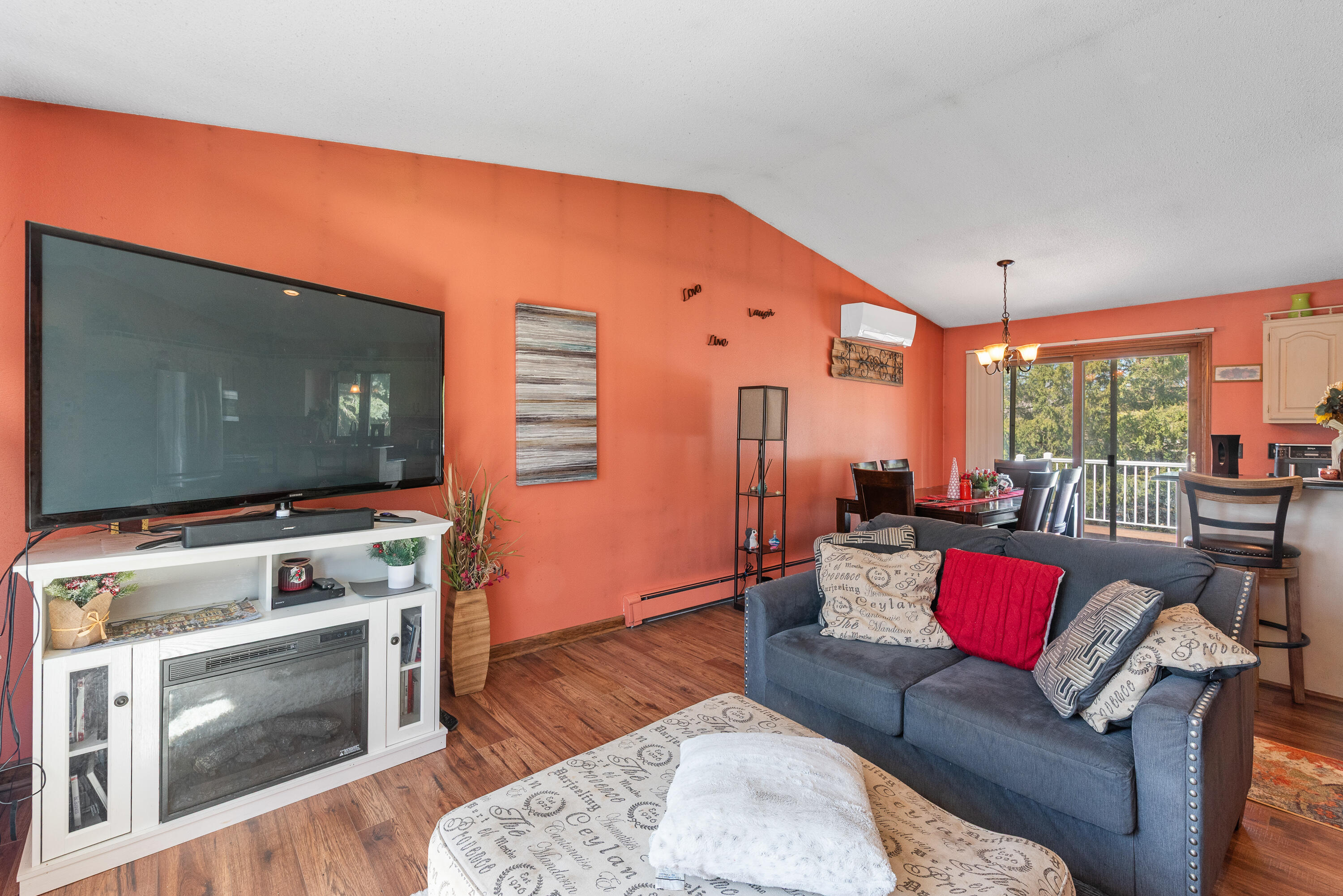 Belgium, Wisconsin 53004, United States, 3 Bedrooms Bedrooms, ,2 BathroomsBathrooms,Residential,Pending,127605