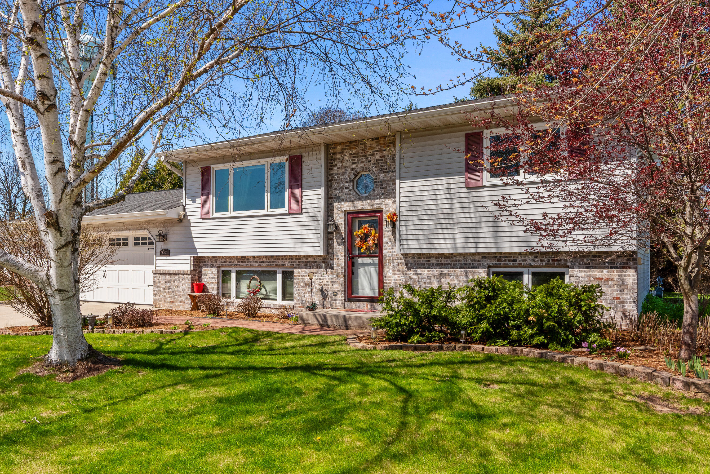 Belgium, Wisconsin 53004, United States, 3 Bedrooms Bedrooms, ,2 BathroomsBathrooms,Residential,Pending,127605