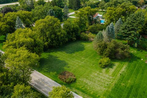 Photo of N56W36834 Lisbon Rd, Oconomowoc, WI 53066 (MLS # 1976078)
