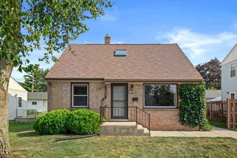 Photo of 1308 Mackinac Ave, South Milwaukee, WI 53172 (MLS # 1973822)