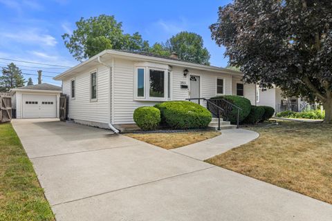 Photo of 1815 Jupiter Ave, Racine, WI 53404 (MLS # 1972863)