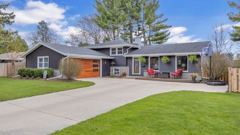 Photo of 1317 Castle Ave, Sheboygan, WI 53081 (MLS # 1962106)
