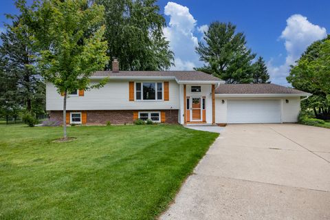 Photo of 918 Sunset Ln, Horicon, WI 53032 (MLS # 1968182)