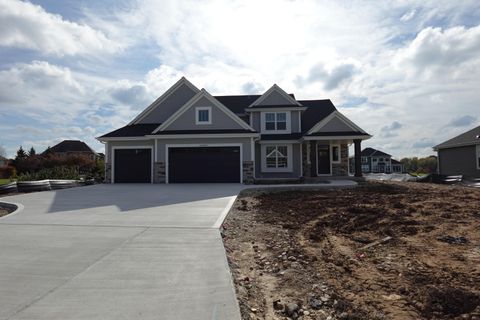 Photo of N75W24637 Overland Rd, Sussex, WI 53089 (MLS # 1941326)