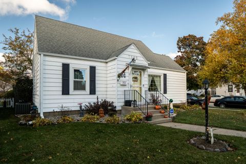 Photo of 7602 28th Ave, Kenosha, WI 53143 (MLS # 1941183) Photo of 7602 28th Ave, Kenosha, WI 53143 (MLS # 1941183)