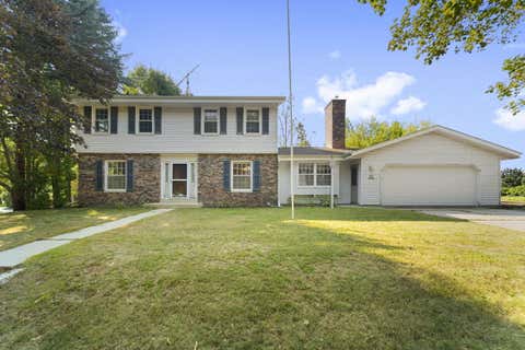 Photo of N77W7565 Chestnut St, Cedarburg, WI 53012 (MLS # 1934533)