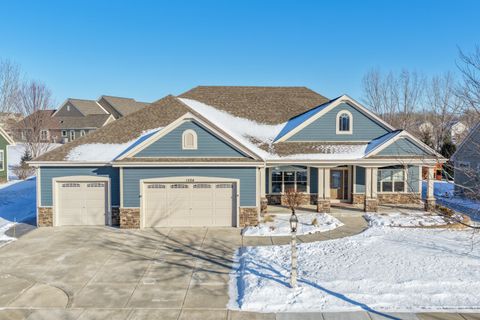 Photo of 1524 Mohican Trl, Waukesha, WI 53189 (MLS # 1948717)