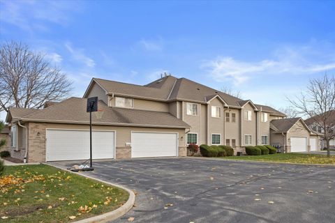 4787 W Maple Leaf Cir, Greenfield, WI 53220 - #: 1942806
