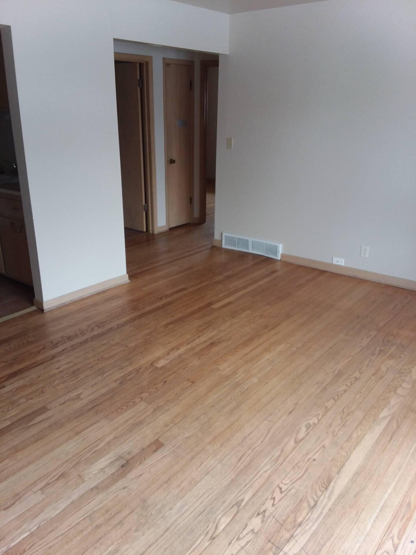 Milwaukee, Wisconsin 53218, United States, 2 Bedrooms Bedrooms, ,1 BathroomBathrooms,Residential,Active,201525