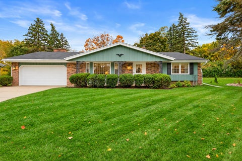 Photo of 12281 W Verona Ct, West Allis, WI 53227 (MLS # 1985079)