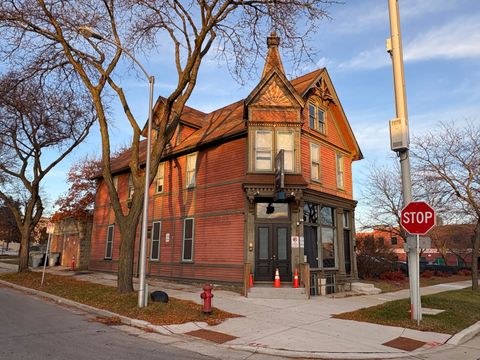 Photo of 338 W Reservoir Ave, Milwaukee, WI 53212 (MLS # 1943945)