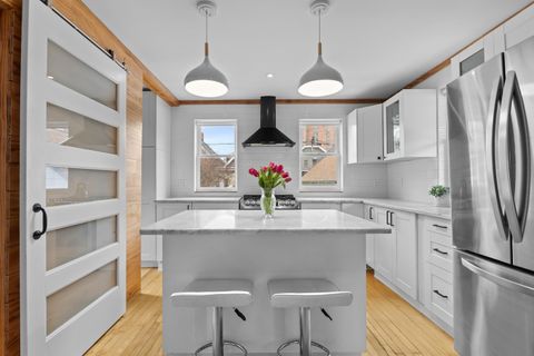 Photo of 1850 N Arlington Pl, Milwaukee, WI 53202 (MLS # 1953769)