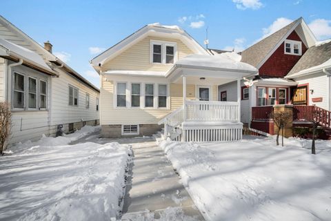 Photo of 4631 N 37th St, Milwaukee, WI 53209 (MLS # 1948247)