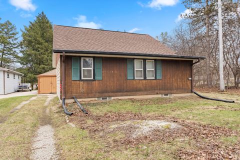 Photo of 8438 N 68th St, Brown Deer, WI 53223 (MLS # 1957015)