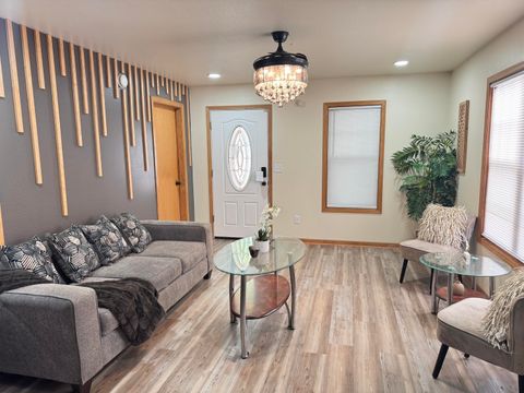 Photo of 2210 N 15th St, Milwaukee, WI 53205 (MLS # 1949036)