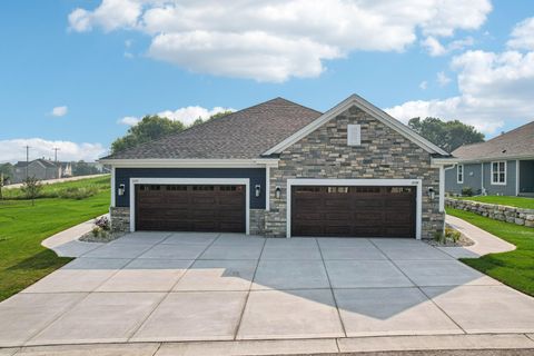 Photo of 2127 Bluestem Dr, Waukesha, WI 53188 (MLS # 1959870)