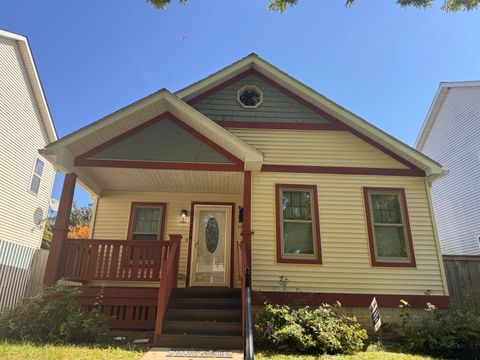 Photo of 2210 N 15th St, Milwaukee, WI 53205 (MLS # 1953049)