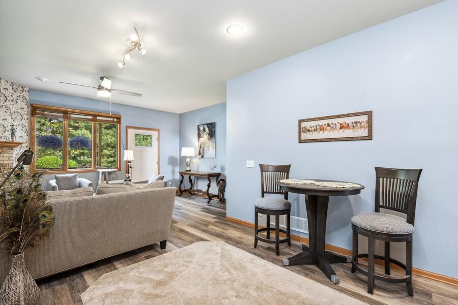 Walworth, Wisconsin 53184, United States, 2 Bedrooms Bedrooms, ,2 BathroomsBathrooms,Residential,Active,131997