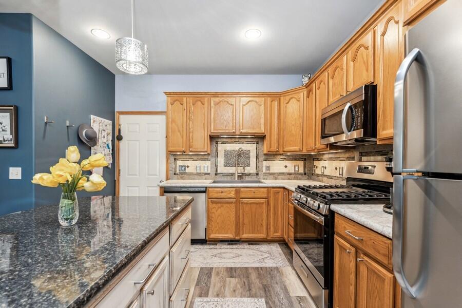 Walworth, Wisconsin 53184, United States, 2 Bedrooms Bedrooms, ,2 BathroomsBathrooms,Residential,Active,131997