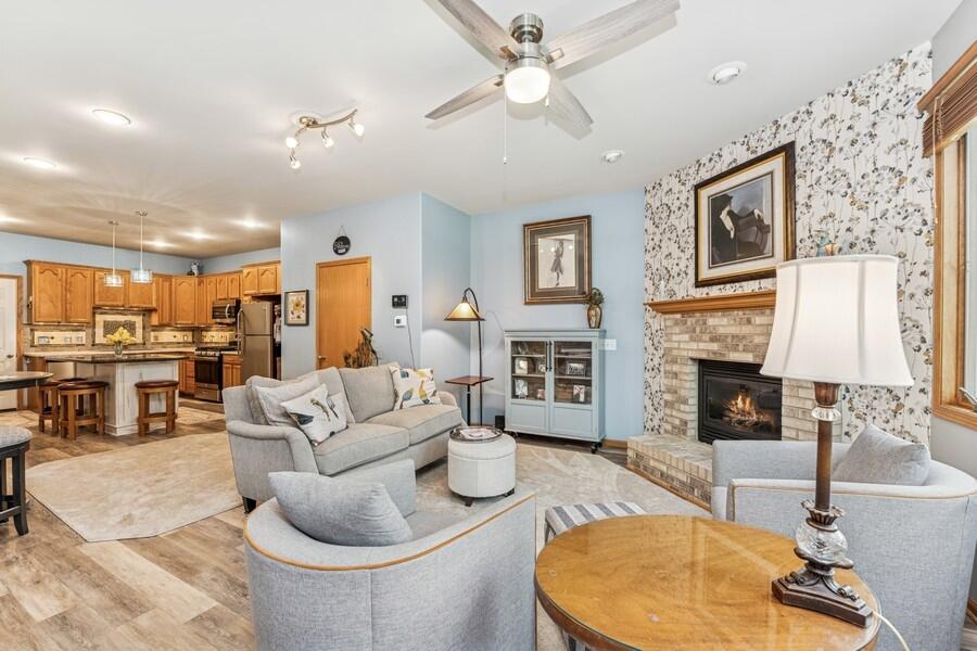 Walworth, Wisconsin 53184, United States, 2 Bedrooms Bedrooms, ,2 BathroomsBathrooms,Residential,Active,131997