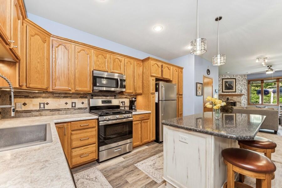 Walworth, Wisconsin 53184, United States, 2 Bedrooms Bedrooms, ,2 BathroomsBathrooms,Residential,Active,131997