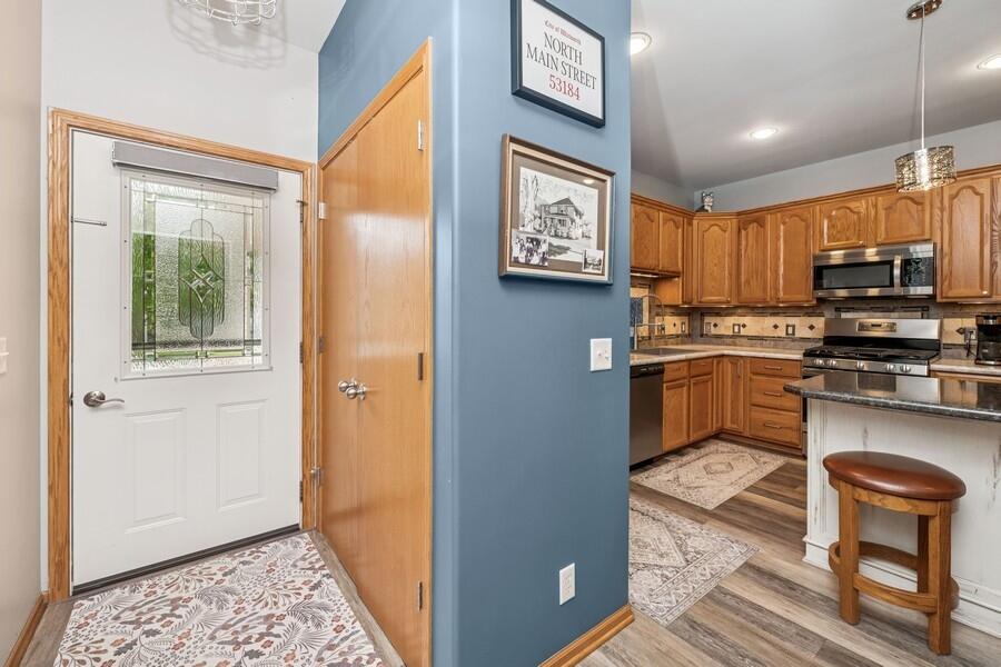 Walworth, Wisconsin 53184, United States, 2 Bedrooms Bedrooms, ,2 BathroomsBathrooms,Residential,Active,131997