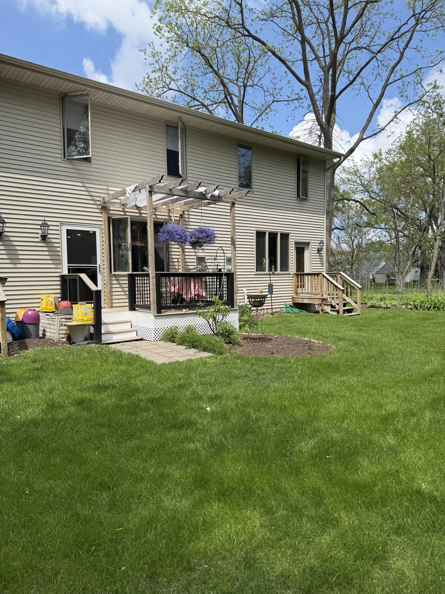 Walworth, Wisconsin 53184, United States, 2 Bedrooms Bedrooms, ,2 BathroomsBathrooms,Residential,Active,131997