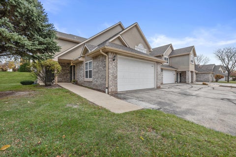 Photo of 9044 W Elm Ct, Franklin, WI 53132 (MLS # 1986467)