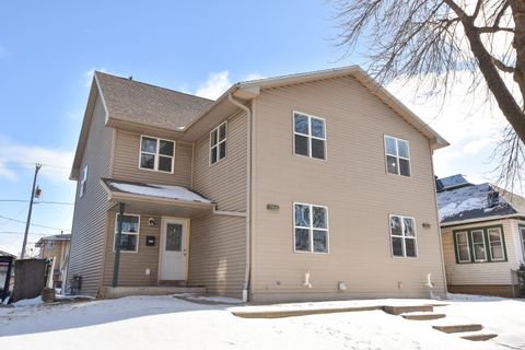 Photo of 1310 S 7th St, Milwaukee, WI 53204 (MLS # 1949770)